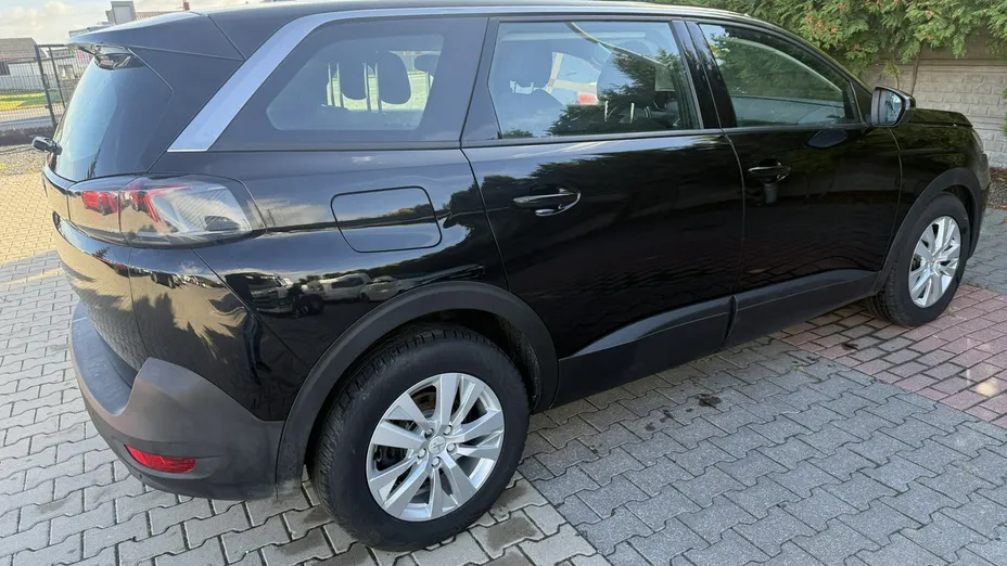 PEUGEOT 5008 -