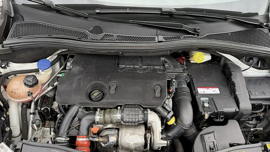 PEUGEOT 2008 -