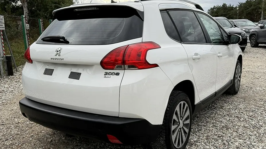 PEUGEOT 2008 -