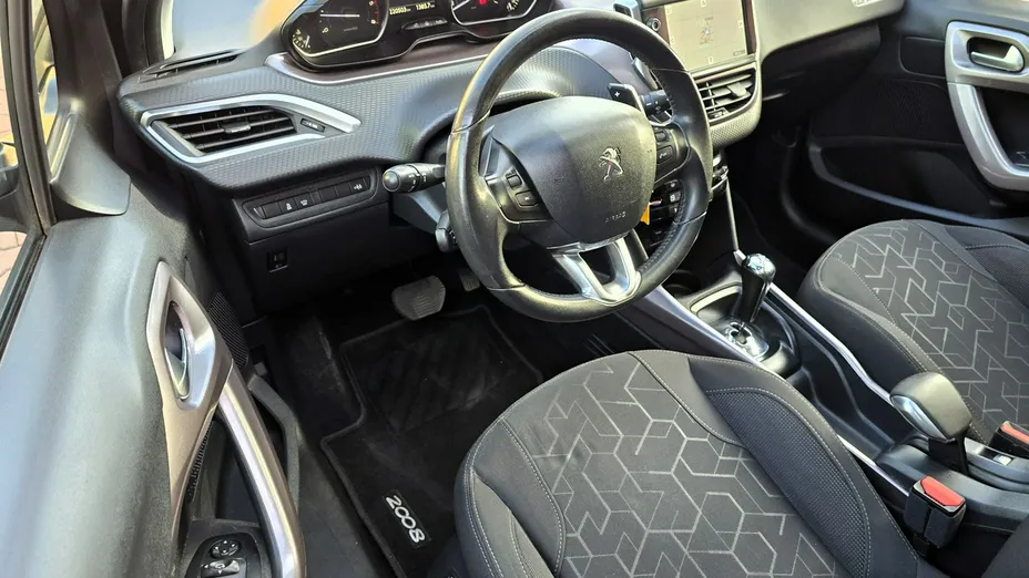 PEUGEOT 2008 -
