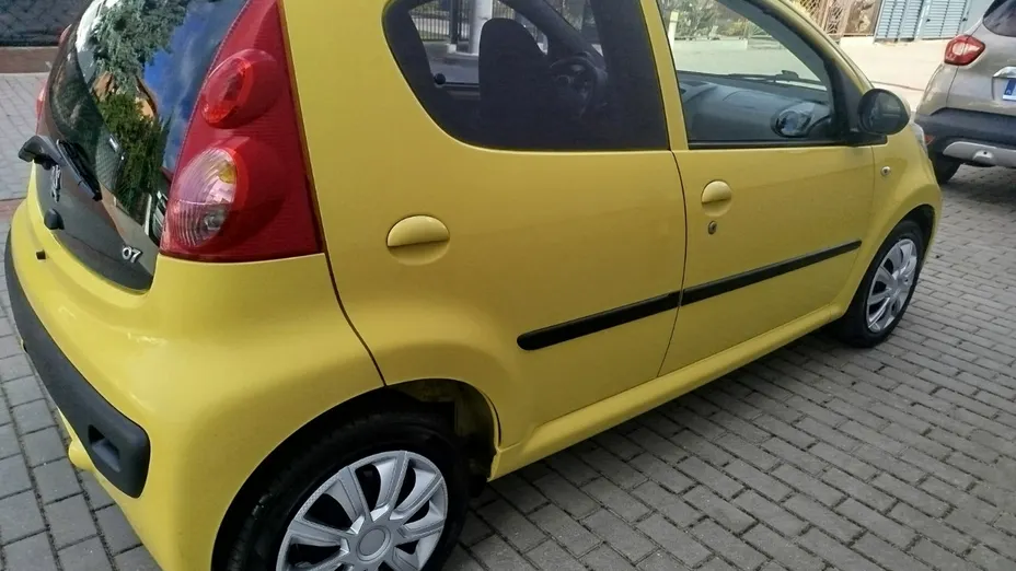 PEUGEOT 107 -