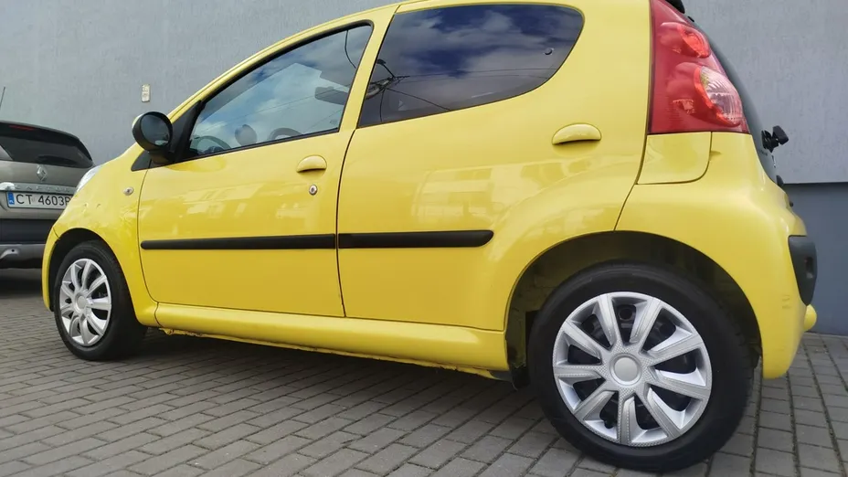 PEUGEOT 107 -