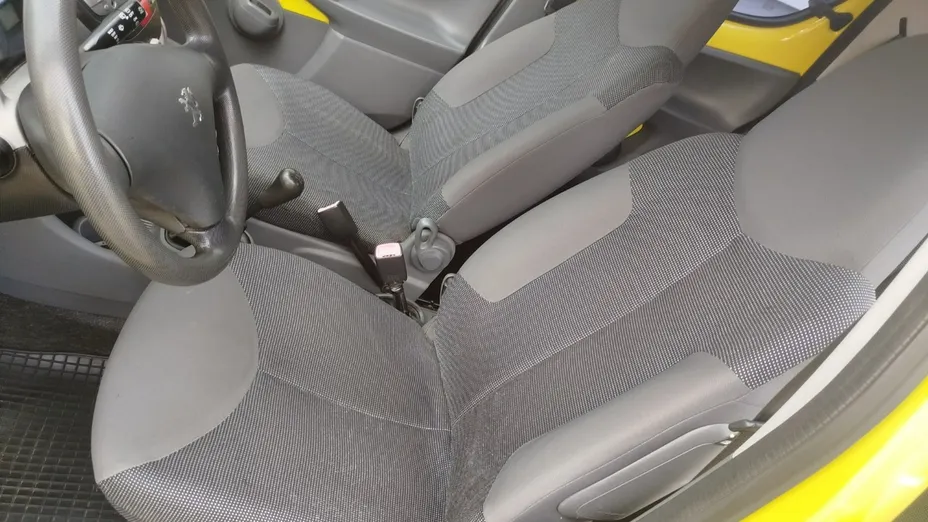 PEUGEOT 107 -