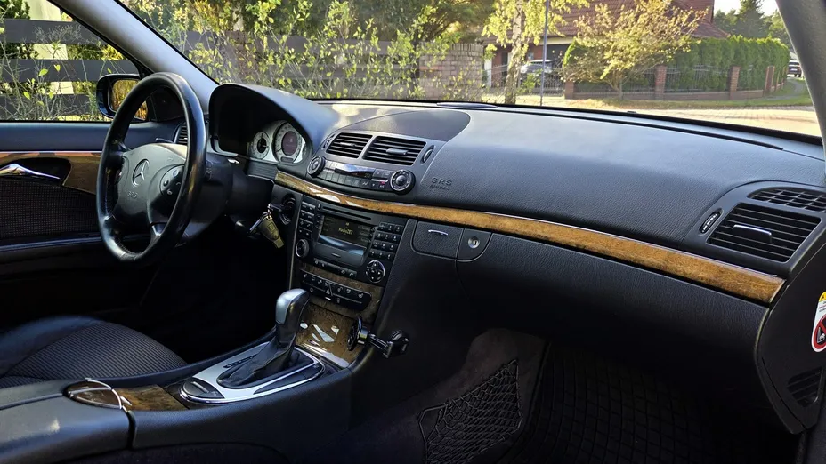 MERCEDES-BENZ E Klasa -
