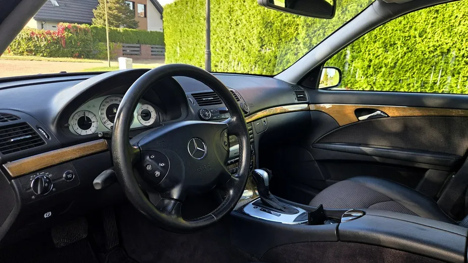 MERCEDES-BENZ E Klasa -
