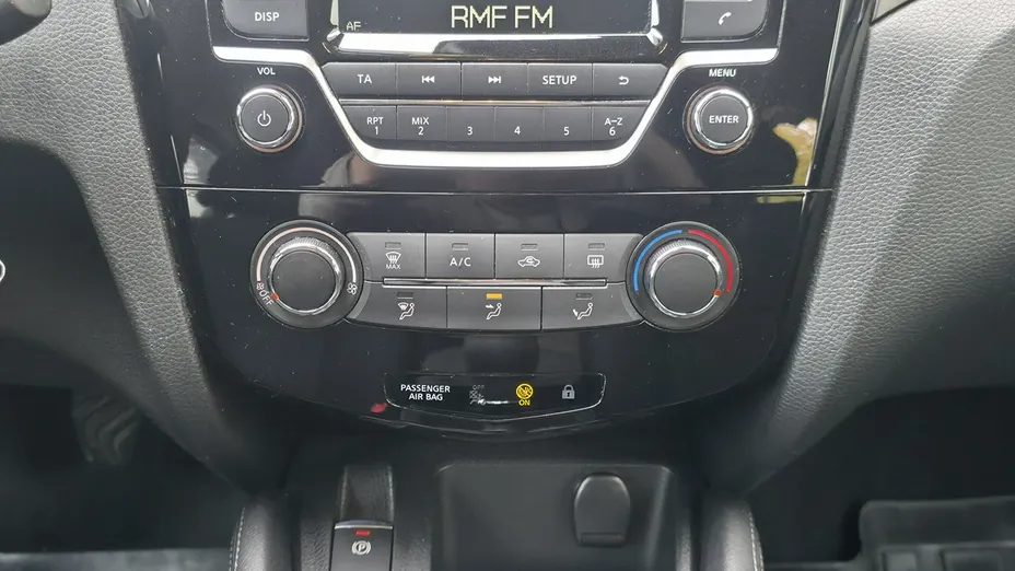 NISSAN Qashqai -