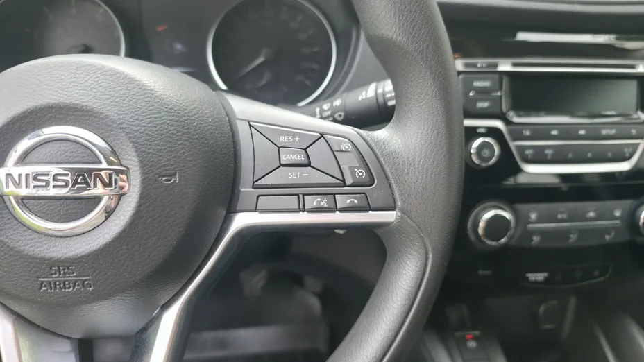 NISSAN Qashqai -