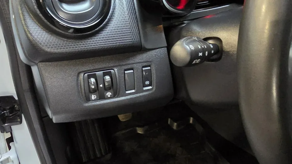 RENAULT Clio -