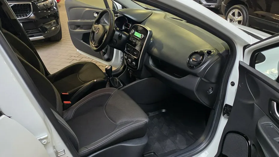 RENAULT Clio -