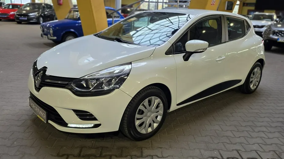 RENAULT Clio -