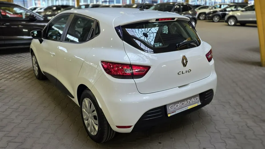 RENAULT Clio -