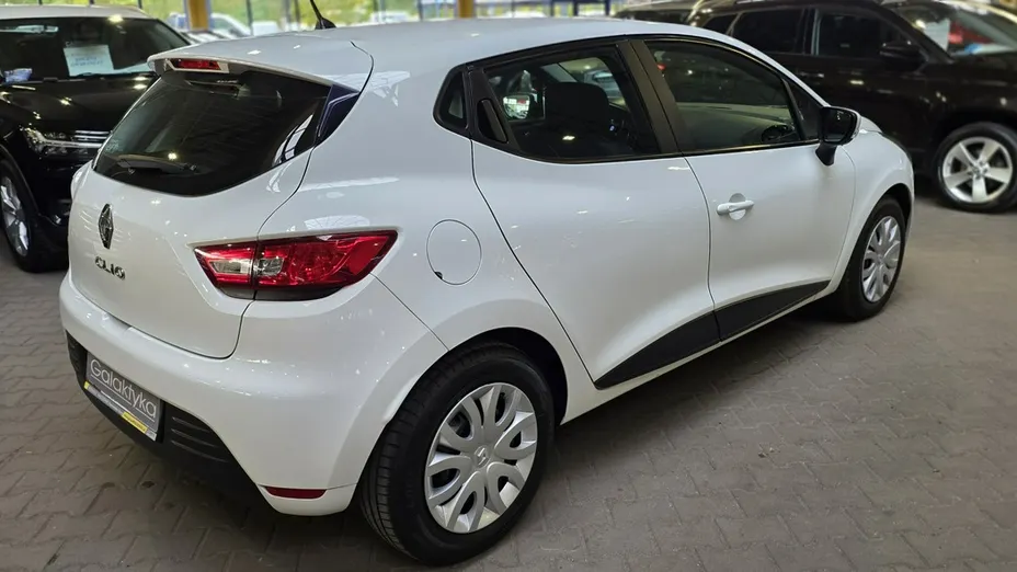 RENAULT Clio -
