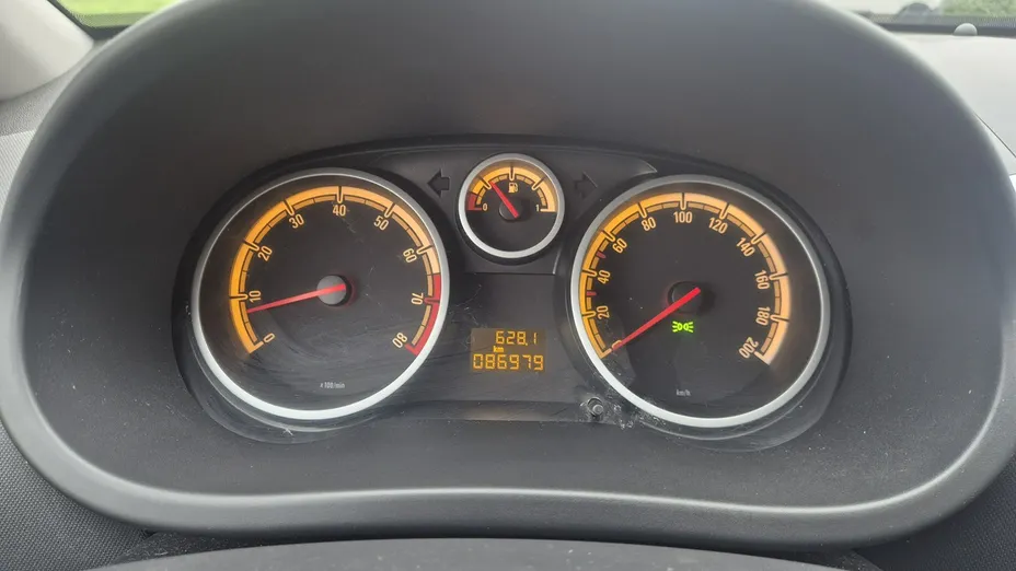 OPEL Corsa -