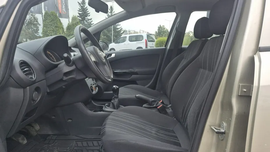 OPEL Corsa -