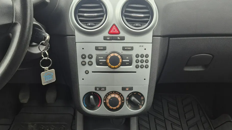 OPEL Corsa -