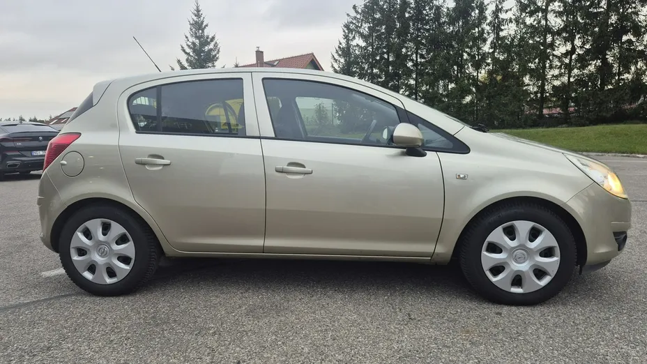 OPEL Corsa -