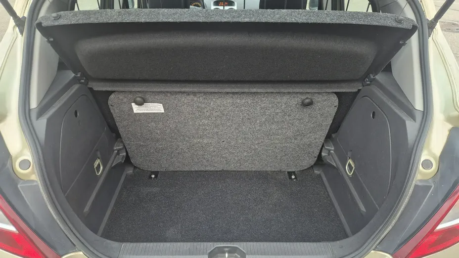 OPEL Corsa -
