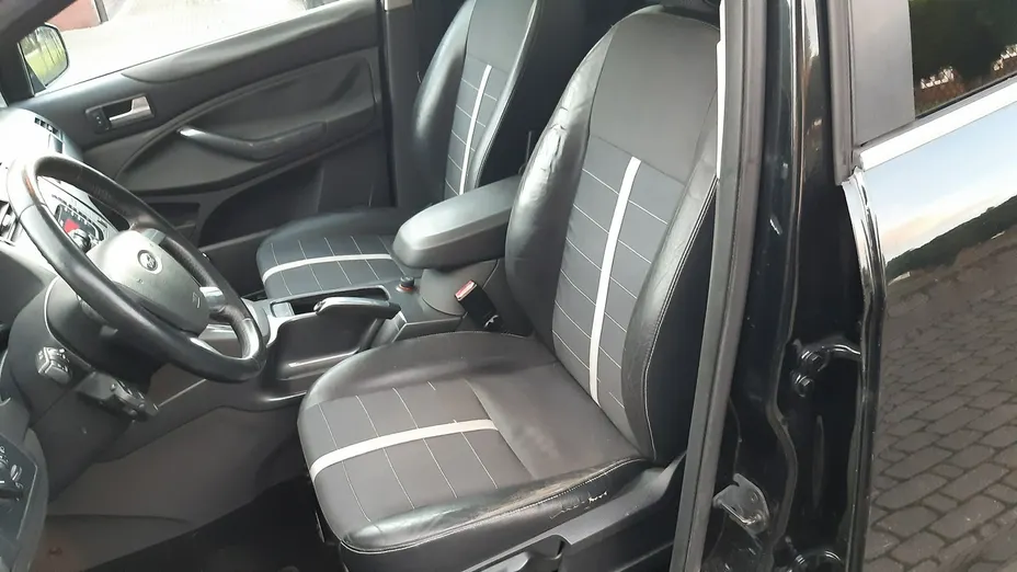 FORD Kuga -