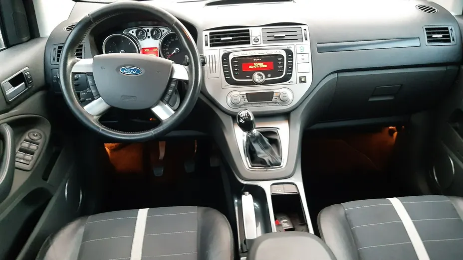 FORD Kuga -