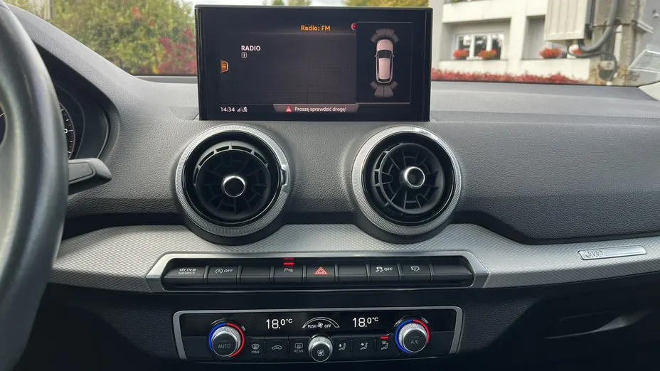 AUDI Q2 -