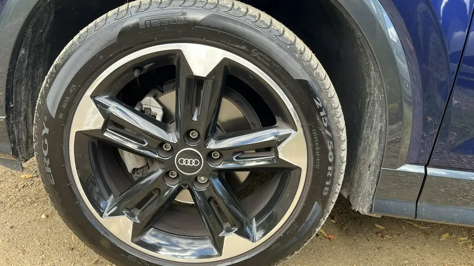 AUDI Q2 -