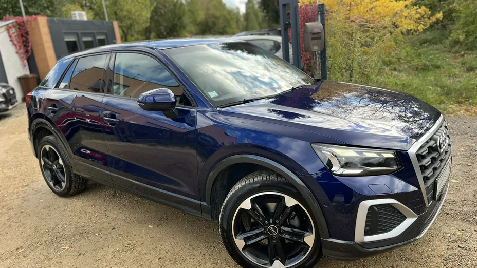 AUDI Q2 -