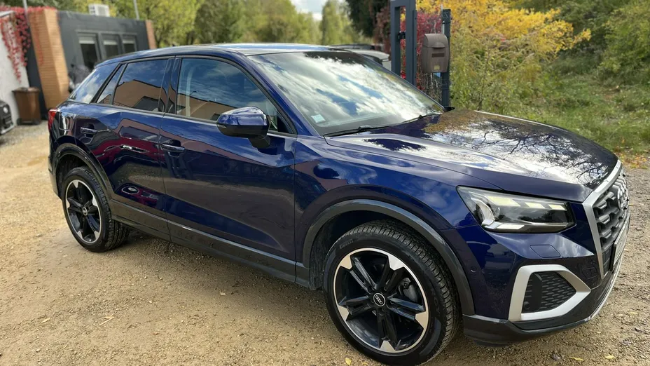 AUDI Q2 -