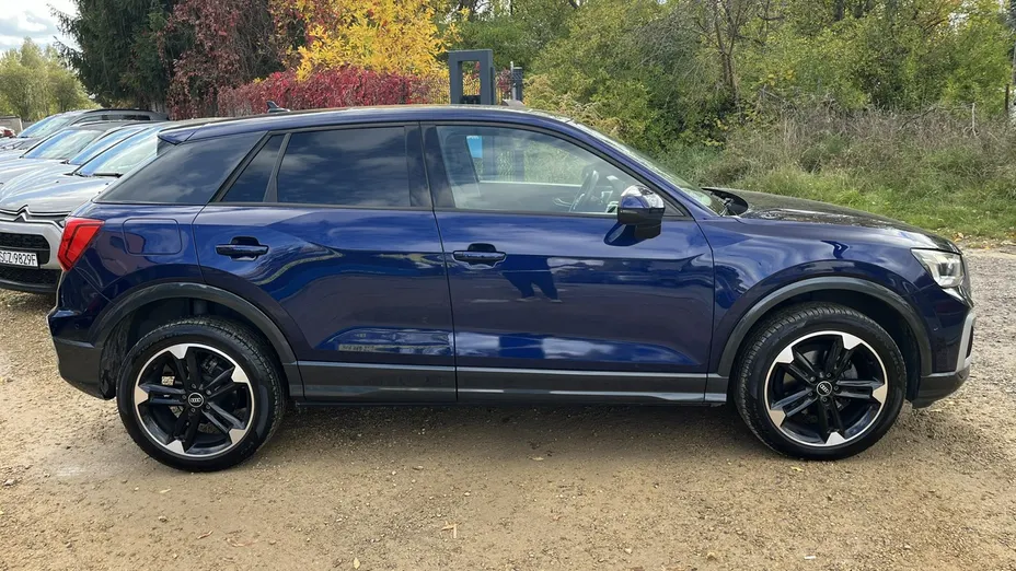 AUDI Q2 -