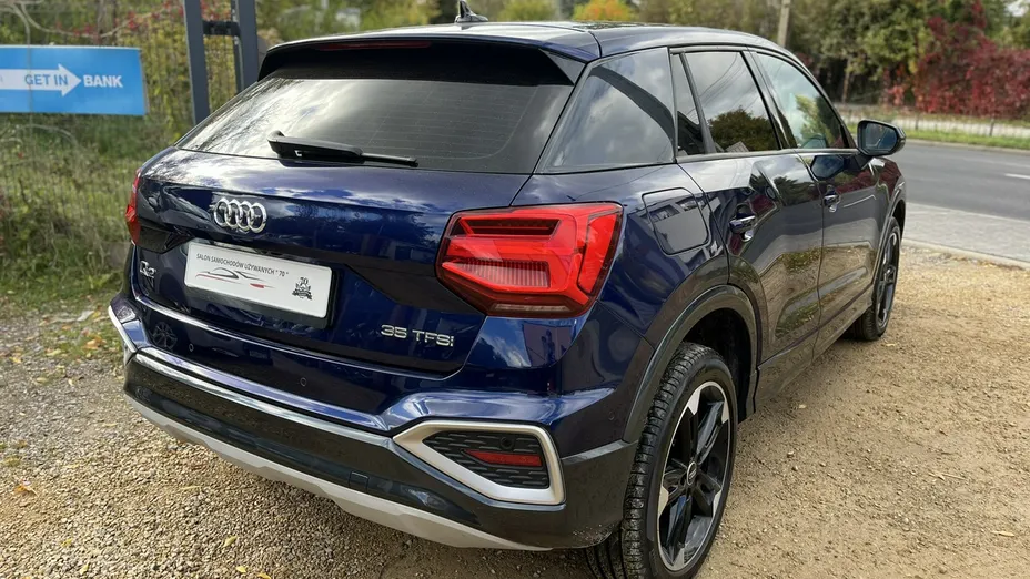 AUDI Q2 -