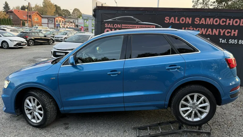 AUDI Q3 -