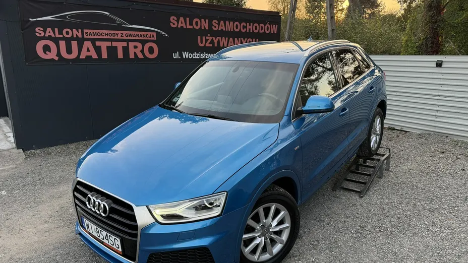 AUDI Q3 -