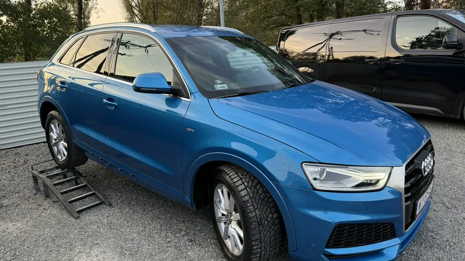 AUDI Q3 -