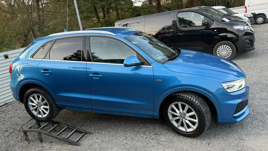 AUDI Q3 -