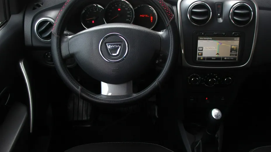 DACIA Logan -