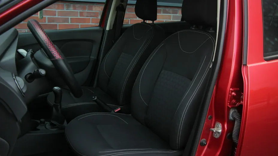 DACIA Logan -