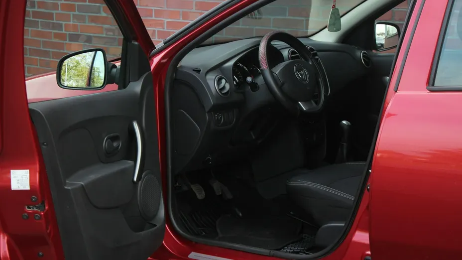 DACIA Logan -