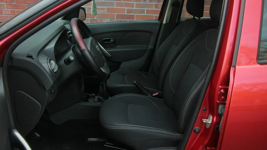 DACIA Logan -