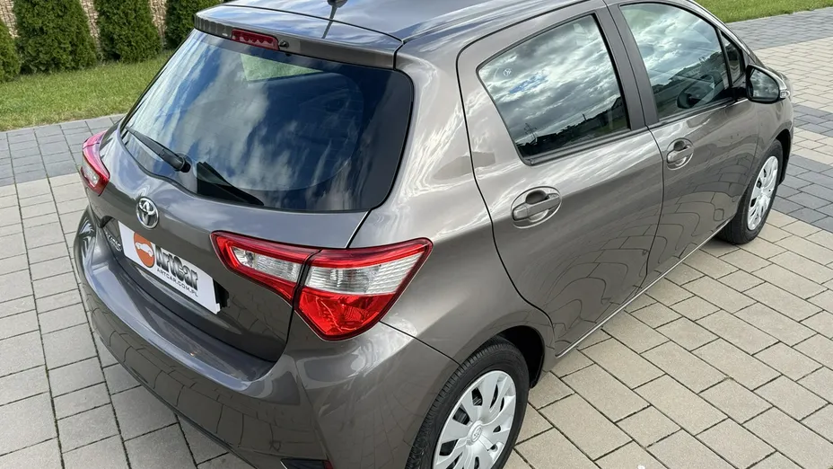 TOYOTA Yaris -