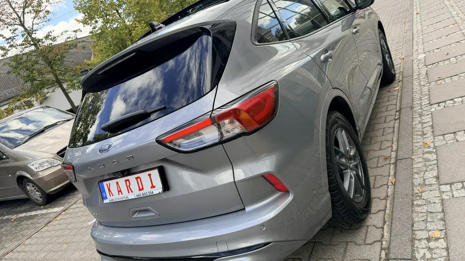 FORD Kuga -