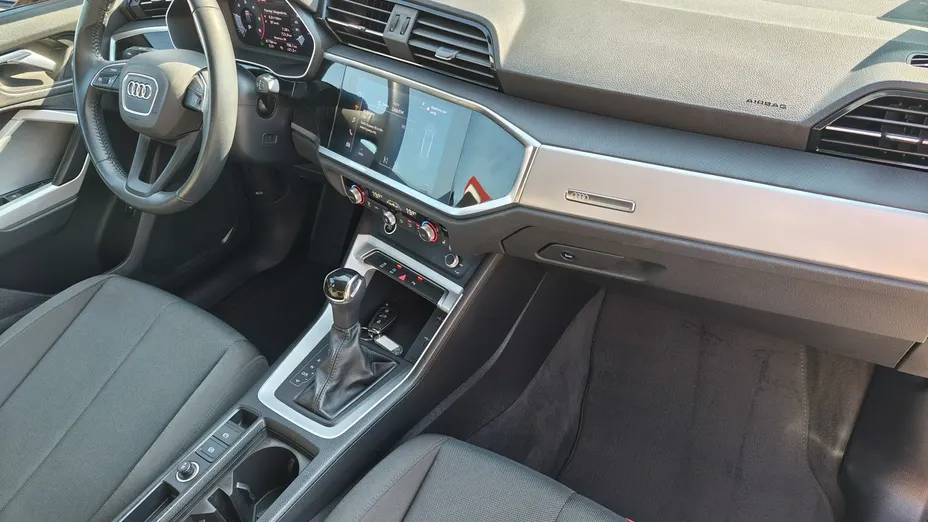 AUDI Q3 -