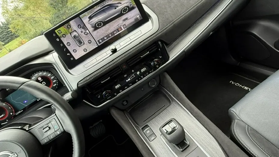 NISSAN Qashqai -
