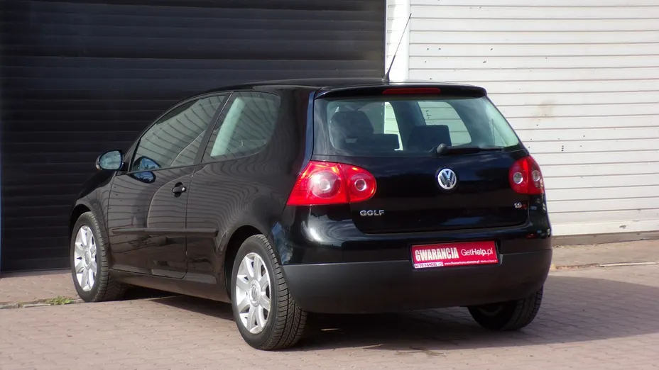 VOLKSWAGEN Golf -