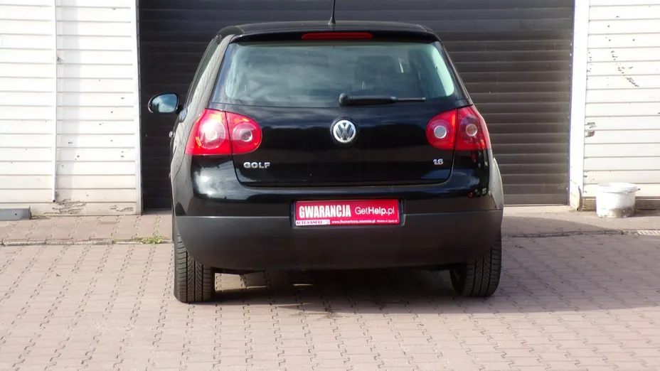VOLKSWAGEN Golf -