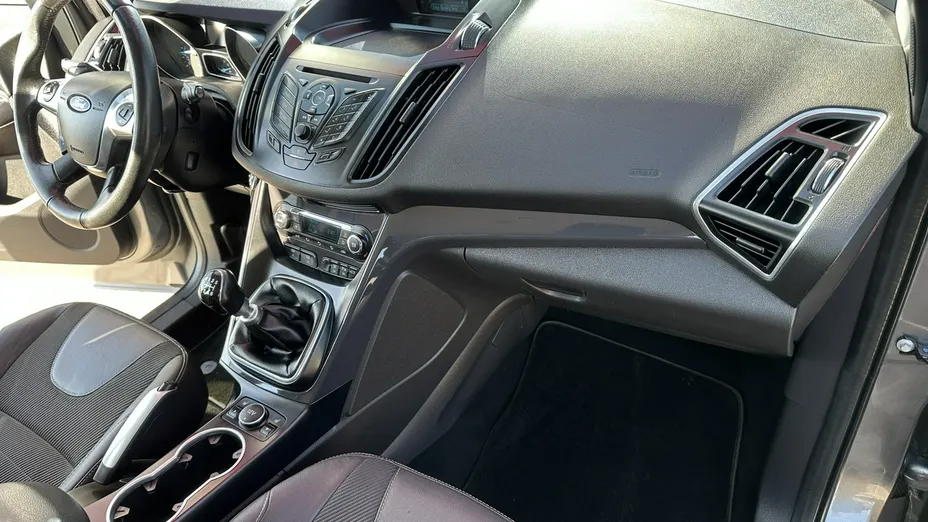 FORD Kuga -