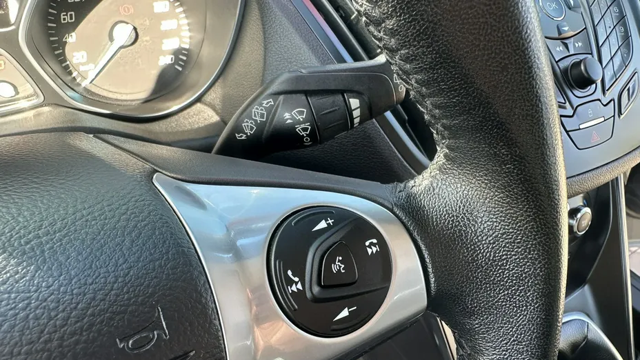 FORD Kuga -