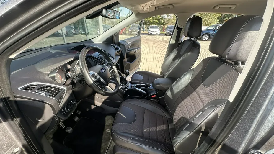 FORD Kuga -