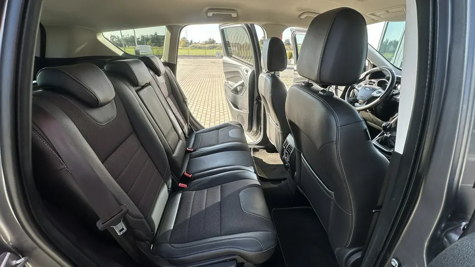 FORD Kuga -