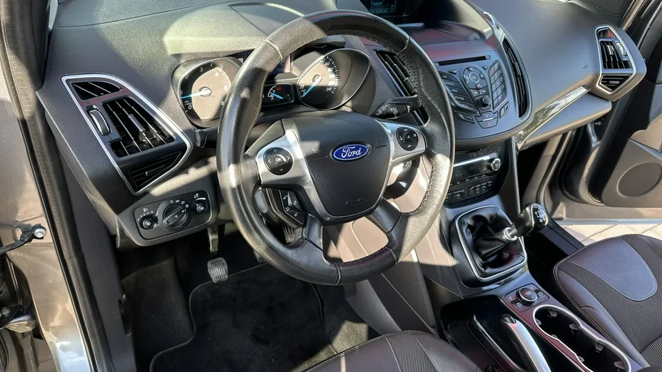 FORD Kuga -