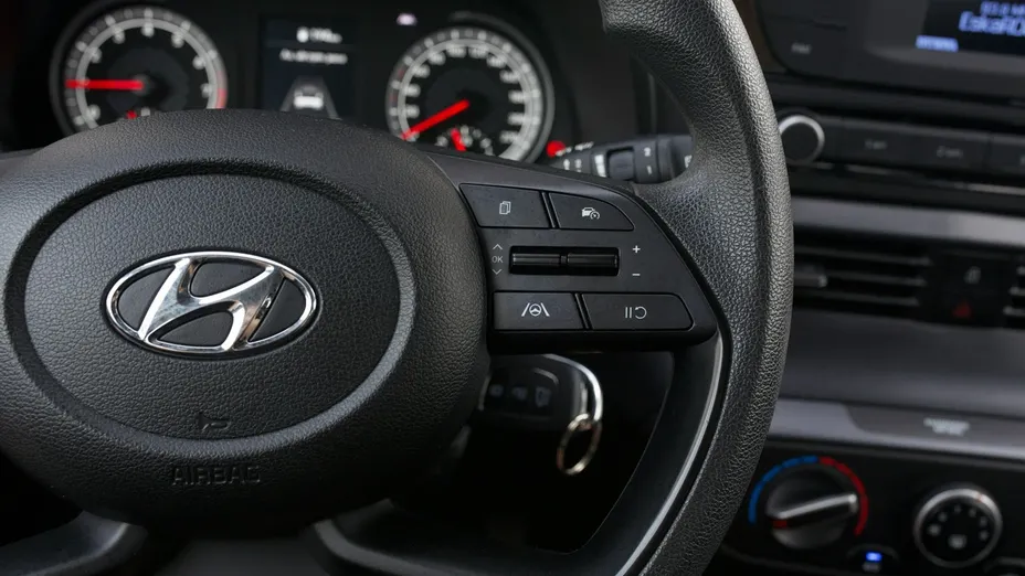 HYUNDAI i20 -