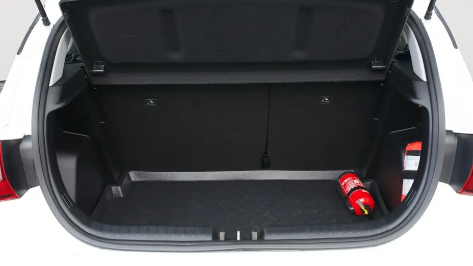 HYUNDAI i20 -